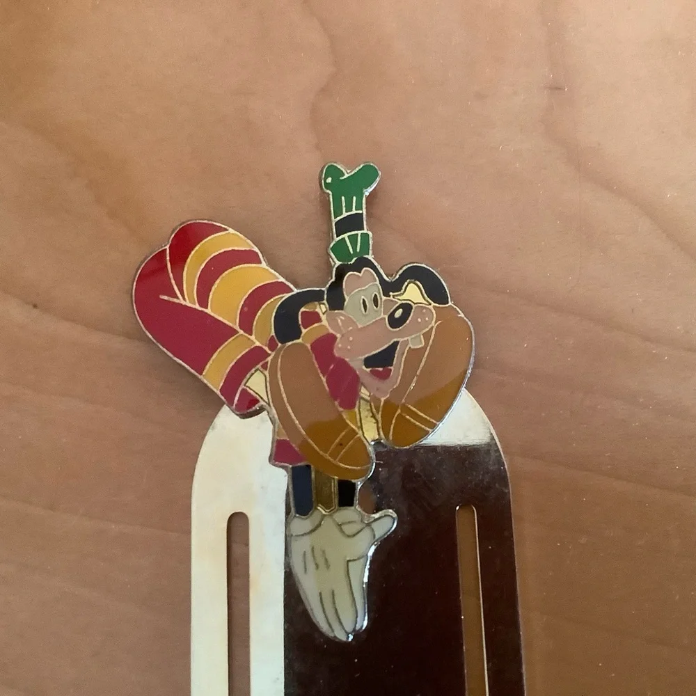 Vtg Disney bookmarks by Applause Minnie Mouse & Goofy gold based 3.5”